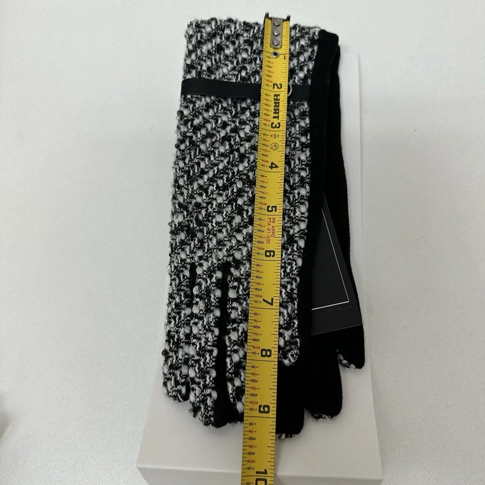BCBG Maxazria Classic Tweed Gloves Black White Size S/M Ladies NEW